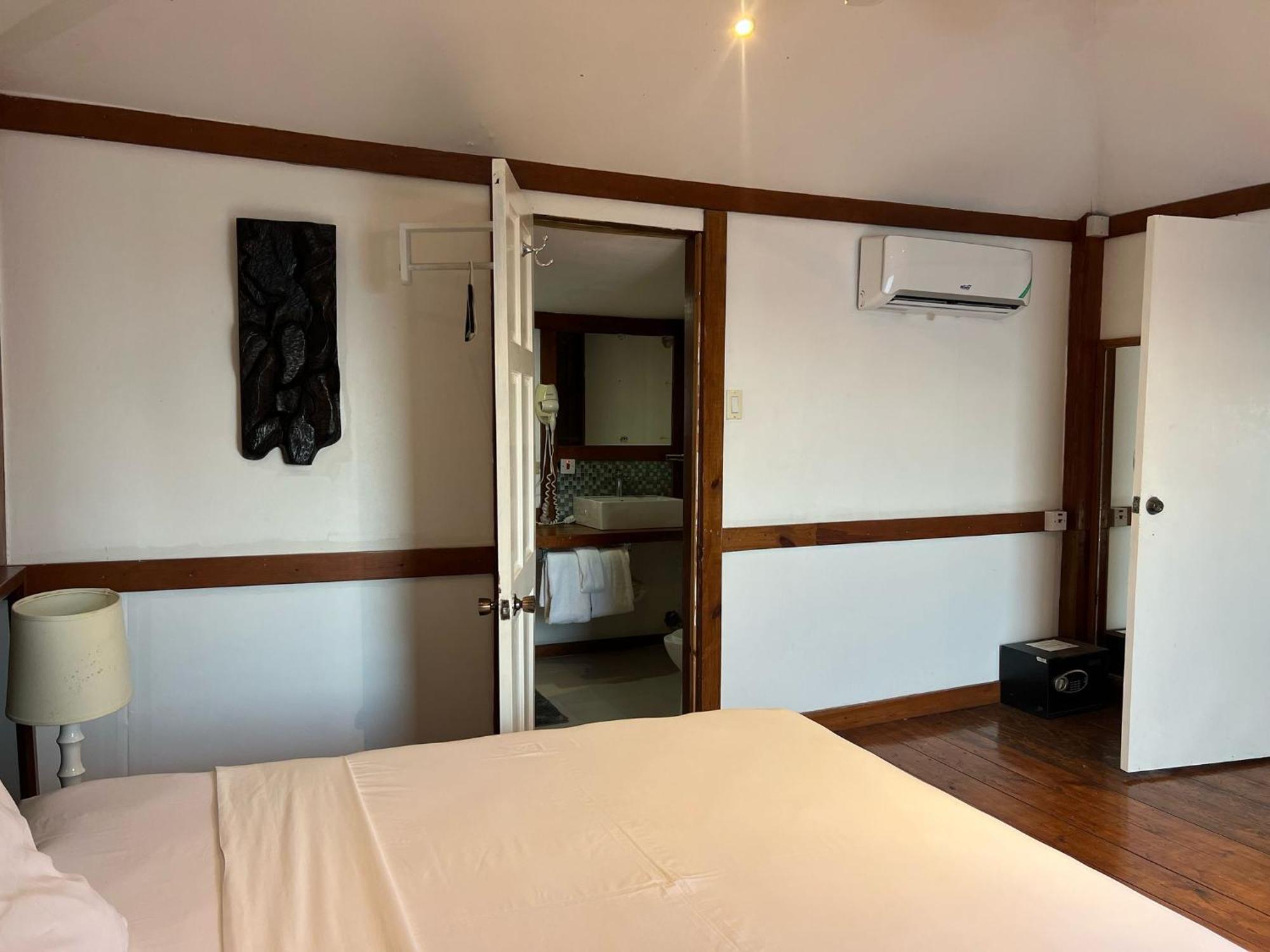 The Sea Cliff & 4* Port Antonio